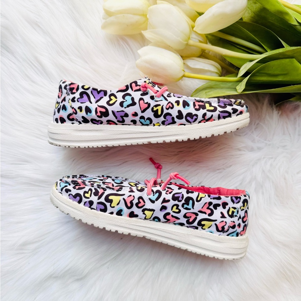 Kids Hey Dude Leopard Hearts Shoes - Picture 3 of 6